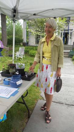 Gardens grow with help from annual plant sale Mary Miles lives on Cummins Hill Road (Photo by Frances Ruth Harris)