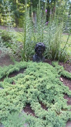 How does your garden grow? Town and Country Secret Garden Tour of the Milford Garden Club takes in everything from koi How does your garden grow? Town and Country Secret Garden Tour of the Milford Garden Club takes in everything from koi
