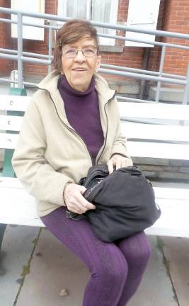 Phyllis Simpson, one of 17 who came in support of Selina McGinnis, told her story about Barry Heim outside the Pike County Courthouse (Photo by Frances Ruth Harris)