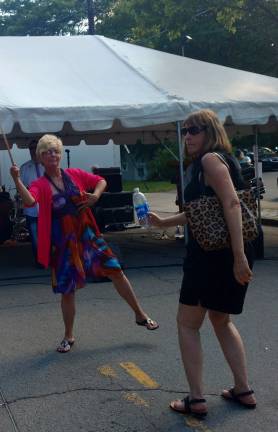 Musicfest keeps the beat to dancing in the street Musicfest keeps the beat to dancing in the street