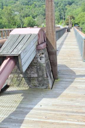 The Roebling Bridge pedestrian walkway facing Lackawaxen, Pa. (Photo by Pamela Chergotis)