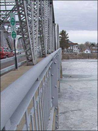 Man dies in bridge plunge Man dies in bridge plunge