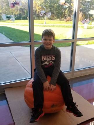 Tanner Cassimore wins 'Guess the Weight of the Pumpkin'