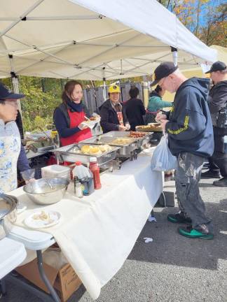 Rod of Iron Freedom Festival draws vendors, politicians and singing of patriotic songs