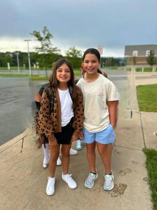 Back to school snapshots Aria and Evoni
