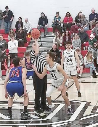 A tight score and fine play by DV and Lakeland — and some very bad calls Start of the game (Photo by Ken Hubeny Sr.)