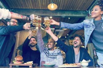 Pennsylvanians average $2.6K a year on after-work drinks