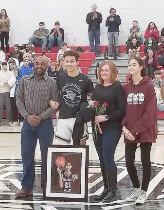 A tight score and fine play by DV and Lakeland — and some very bad calls Senior Night: Noah Newton, excellent guard (Photo by Ken Hubeny Sr.)