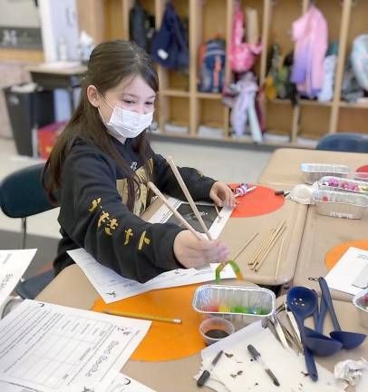 DVES students study animal adaptations Scarlett Coleman (Photo by Peggy Snure)