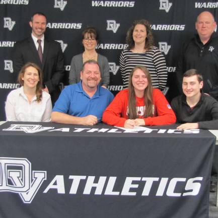 Hannah Gallagher signs with King’s College Hannah Gallagher signs with King’s College
