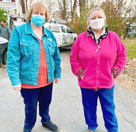 Food pantry volunteers Nancy Potter and Clare Nied (Photo courtesy of the Pike County Ecumenical Food Pantry)