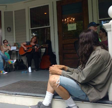 Musicfest keeps the beat to dancing in the street Musicfest keeps the beat to dancing in the street