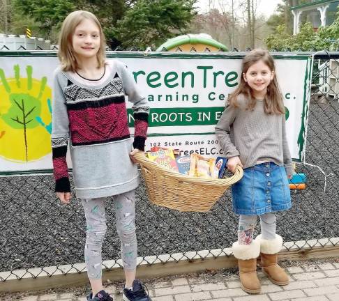 Project leaders Elizabeth Hopper and Lyla Sustak