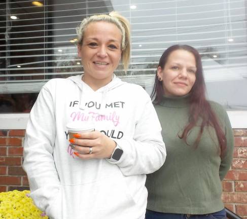 Tracy Pirl (left) and Christina Uhelsky at the Milford Diner (Photo by Frances Ruth Harris)