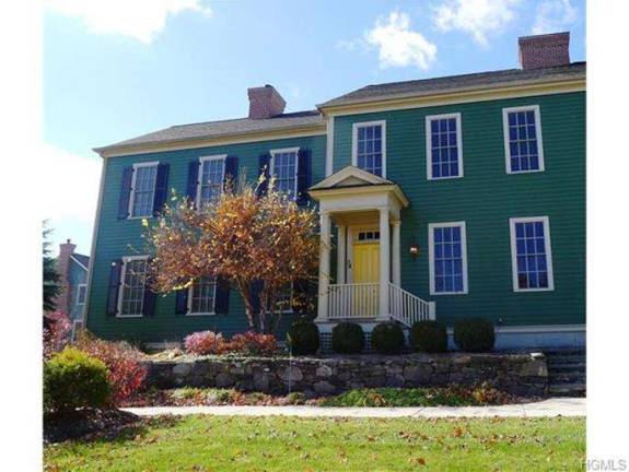 Two-bedroom townhome in upscale community Two-bedroom townhome in upscale community