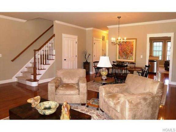 Two-bedroom townhome in upscale community Two-bedroom townhome in upscale community
