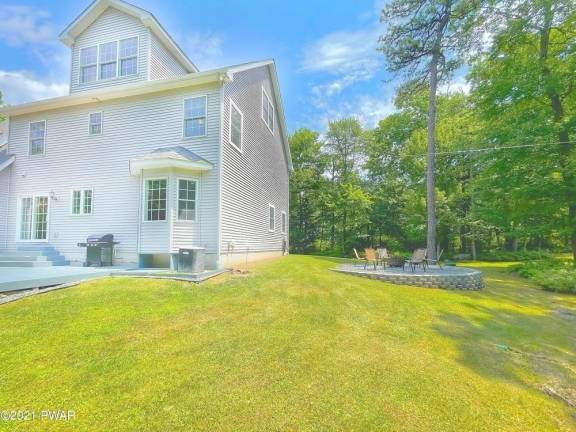 Majestic colonial with 4 bedrooms has modern flair Majestic colonial with 4 bedrooms has modern flair