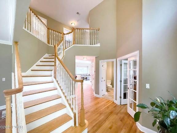 Majestic colonial with 4 bedrooms has modern flair Majestic colonial with 4 bedrooms has modern flair