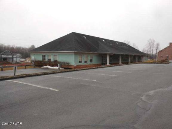 Commercial building: Modern and money-making Commercial building: Modern and money-making