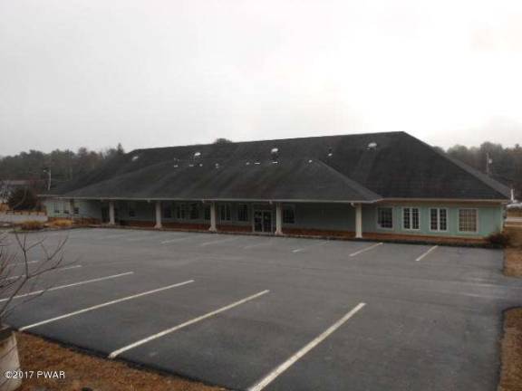 Commercial building: Modern and money-making Commercial building: Modern and money-making