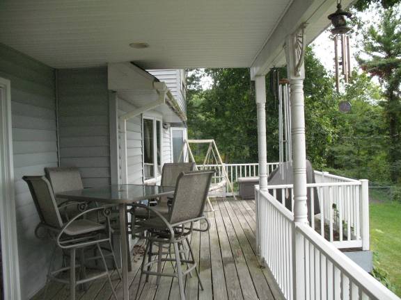 Upscale colonial with many extras Upscale colonial with many extras