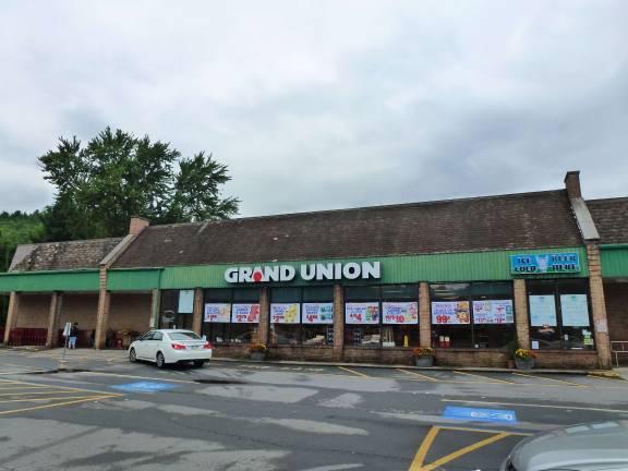 Disgusting dumpster foiled home sale, resident says The Grand Union in Milford.