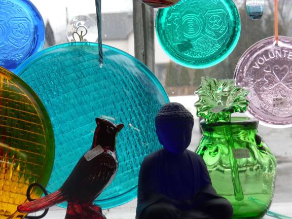 The art of glass blowing Glass art in Gillinder Glass.