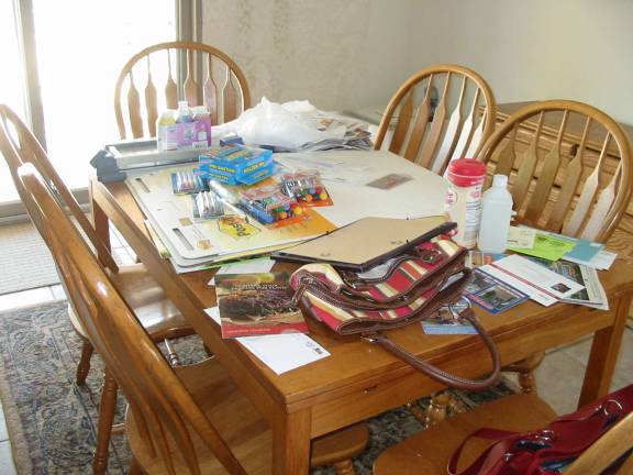 Clutter causes stress for middle-class families Clutter causes stress for middle-class families