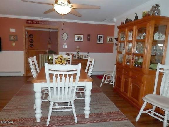 Spacious three-bedroom bi-level is perfect for entertaining Spacious three-bedroom bi-level is perfect for entertaining