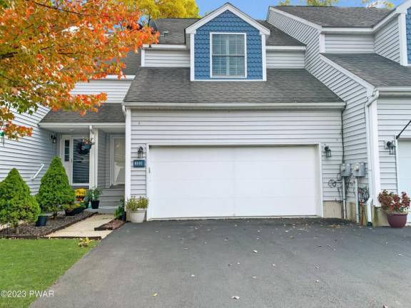 Worry-free living in a modern move-in ready townhome Worry-free living in a modern move-in ready townhome