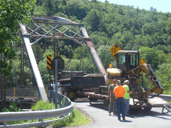 Construction of Pond Eddy bridge begins; new span to open in 2018 Construction of Pond Eddy bridge begins; new span to open in 2018