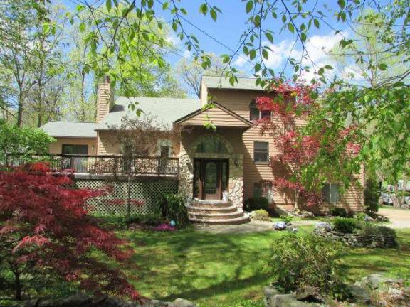 A custom-built contemporary gem A custom-built contemporary gem