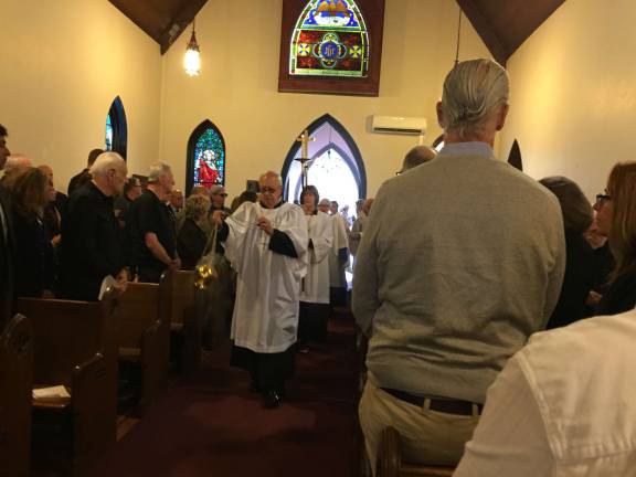 An elegant, heartfelt farewell to Tom Kontizas at Good Shepherd The Reverend Van Bankston led the service (Photo by Marilyn Rosenthal)