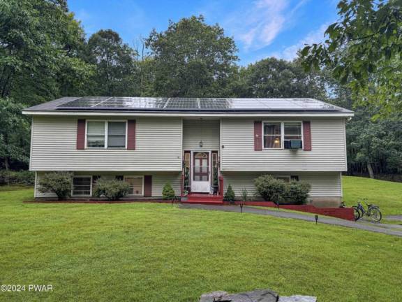 Enjoy comfort and relaxation on 1+ acres in a natural setting Enjoy comfort and relaxation on 1+ acres in a natural setting