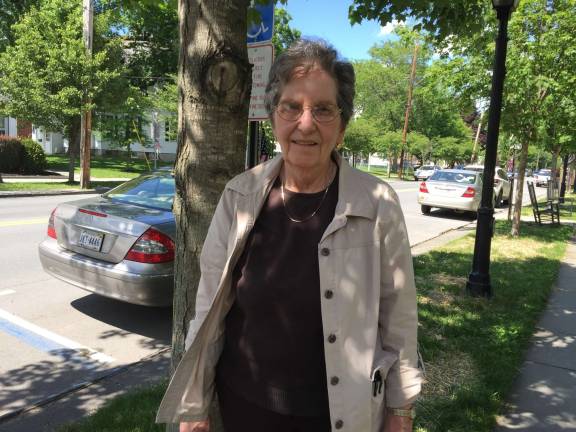 We are not alone: The sci-fi writers are coming Lillian Longendorfer, panel organizer, learned to appreciate science and literature from her father and science fiction from the dime, paper novels available in her early childhood.