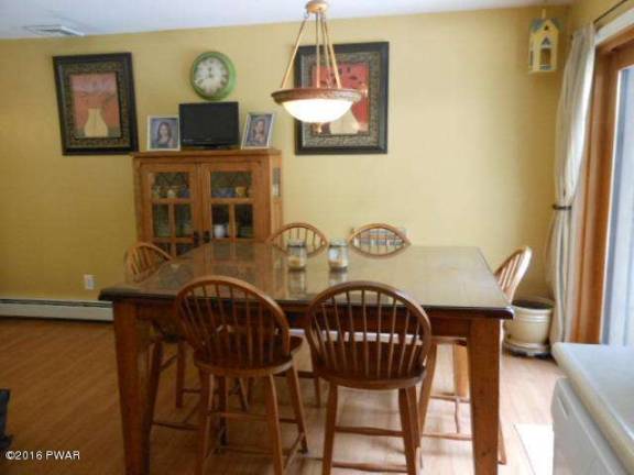 Three bedrooms with land and lake access Three bedrooms with land and lake access