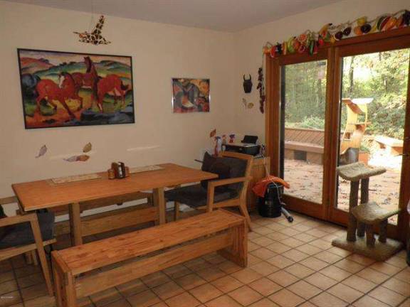 Modern, three-bedroom with lake rights Modern, three-bedroom with lake rights