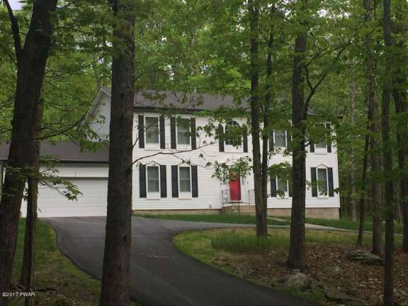 Modern colonial offers pool and lake access Modern colonial offers pool and lake access
