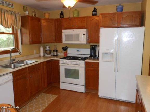 Three bedrooms with land and lake access Three bedrooms with land and lake access
