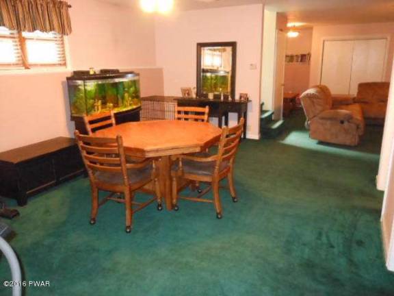Three bedrooms with land and lake access Three bedrooms with land and lake access
