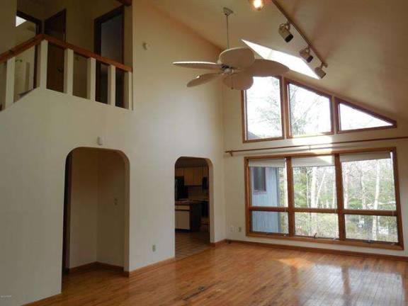 Modern, three-bedroom with lake rights Modern, three-bedroom with lake rights