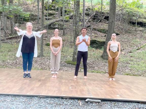 Johanna Lundqvist-Brinson’s Dance Company taking a bow. Left to right,