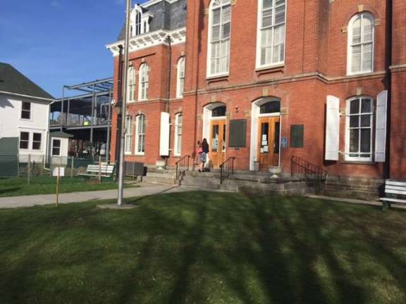 Witnesses relate dramatic search for trooper ambush suspect The Pike County Courthouse in Milford, as the Eric Frein trial continues (Photo by Marilyn Rosenthal)