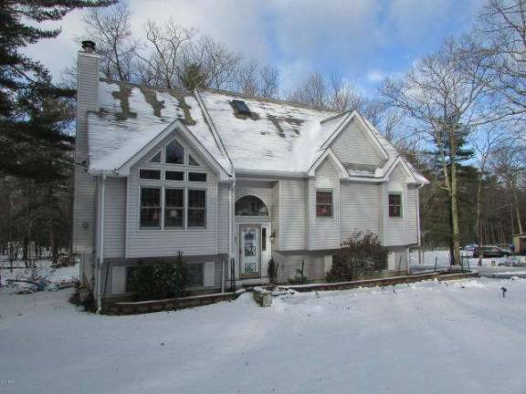 Upgraded four-bedroom contemporary Upgraded four-bedroom contemporary