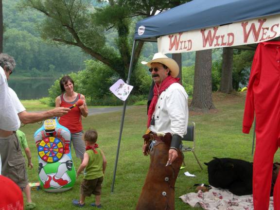 Learn about life in the west with Dr. Stephen Miller at the Zane Grey Festival. (NPS photo)
