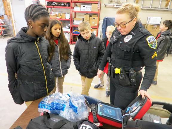 Getting the scoop: Young reporters chat with local police