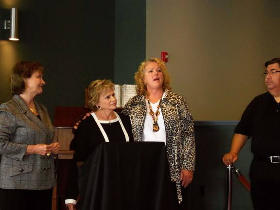 Milford goes to the movies Christina Kotlar, Brenda Ruello, Charlene Trotter and Nelson Page. (Photos by Charles Reynolds)