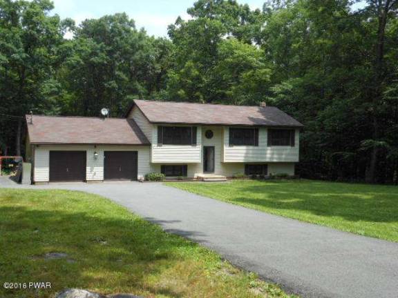 Three bedrooms with land and lake access Three bedrooms with land and lake access