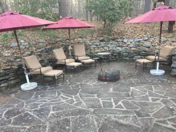 Country getaway with access to private lake Country getaway with access to private lake