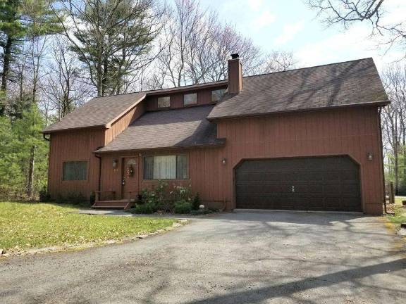 Four-bedroom country get-away across from pristine lake Four-bedroom country get-away across from pristine lake
